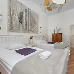 Exclusive Old Town By Renters 아파트 *