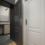Exclusive Old Town By Renters 아파트 *