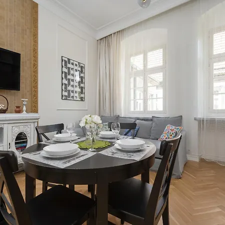 Exclusive Old Town Apartment By Noclegi Renters * Breslau